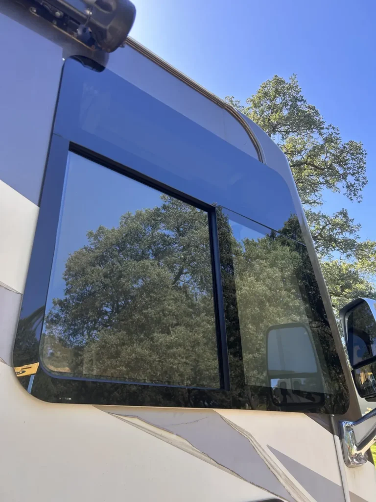 Motorhome side window glass